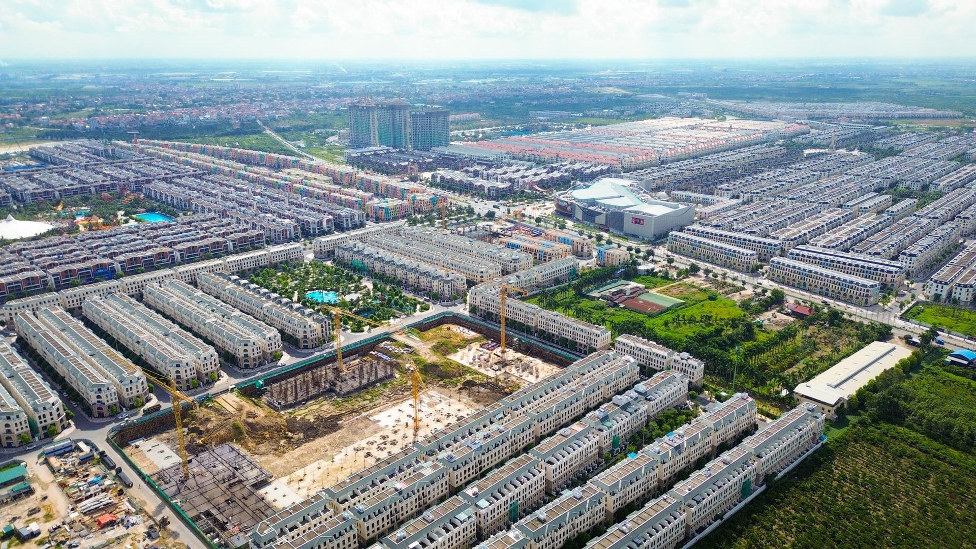 Tại sao khu Đông Hà Nội trở thành tâm điểm đầu tư bất động sản 2025? 1 Bất động sản khu Đông Hà Nội. Ảnh minh hoạ