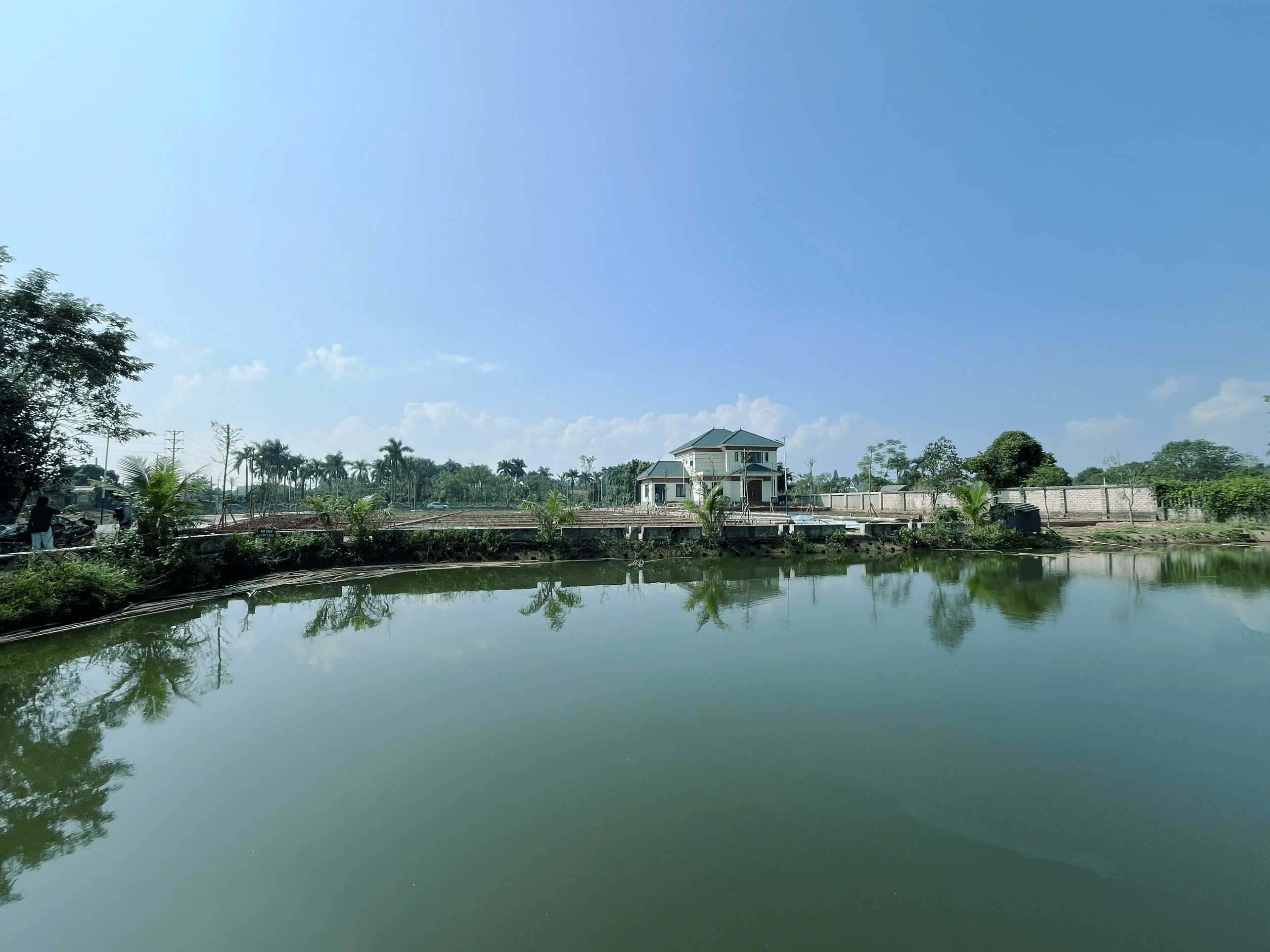 Đất cạnh Hồ - Vị trí siêu đẹp (Ngày 19/T10)