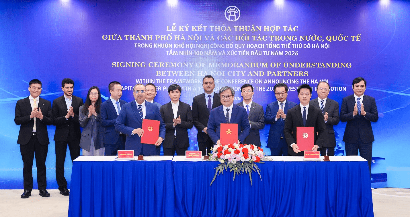 Hà Nội trao chứng nhận đầu tư Trung tâm dữ liệu & công nghệ cao trị giá gần 7.600 tỷ đồng cho G-Group 1 Ông Trương Việt Dũng – Phó Chủ tịch UBND Thành phố Hà Nội cùng đại diện G-Group và OTECH tại Lễ ký kết